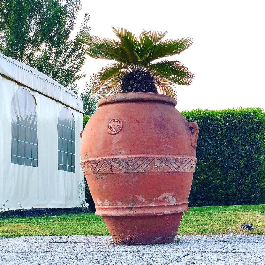 לוקה Agriturismo La Conte מראה חיצוני תמונה